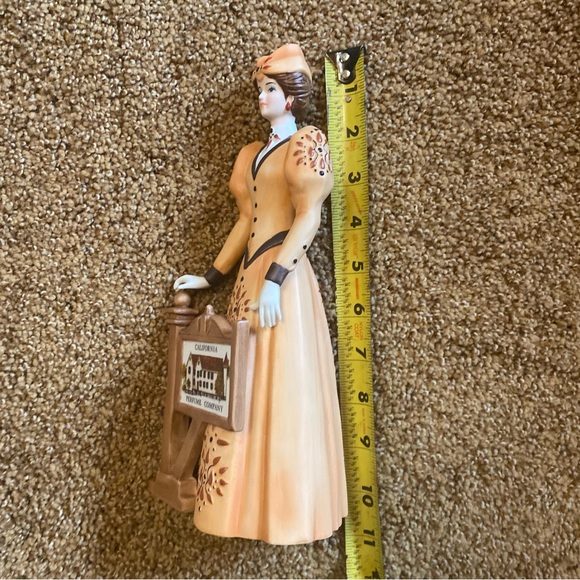 Gorgeous Statue - Picture 7 of 11